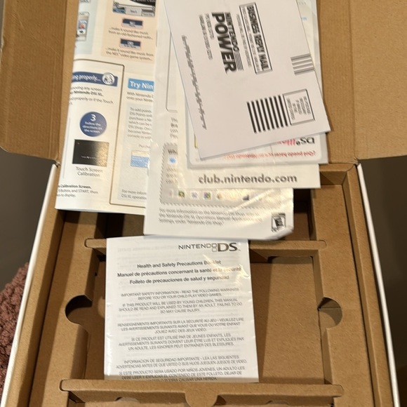 Nintendo DSi XL Box Only - Picture 3 of 11